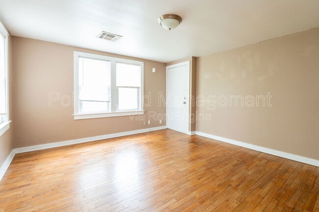 Photo - 302 S Poplar St