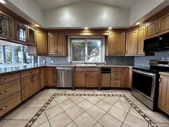 Photo - 1090 Bayhead Dr