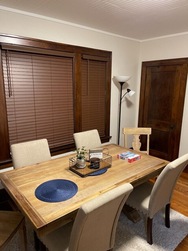 Photo - 712 Broad St