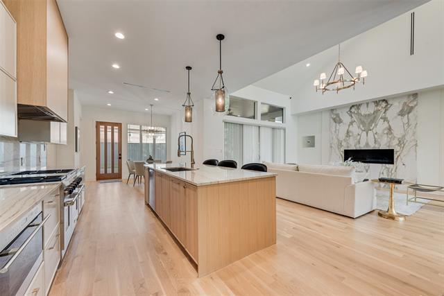 6411 Royal Ln