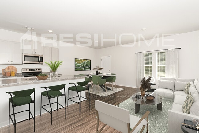 Photo - 443 Oakwood Dr NW