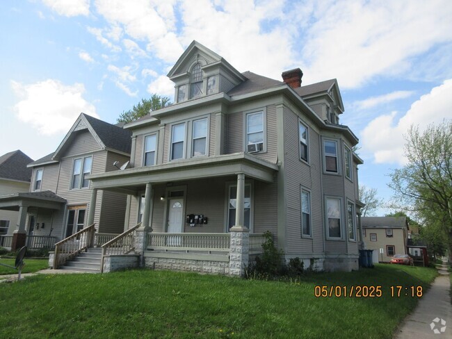 Building Photo - 135 E Suttenfield St Unit Apt 1