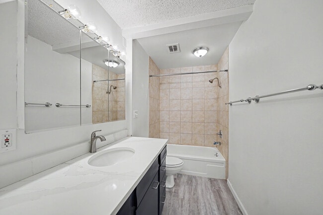 Photo - 3280 Madison Ave Unit 4