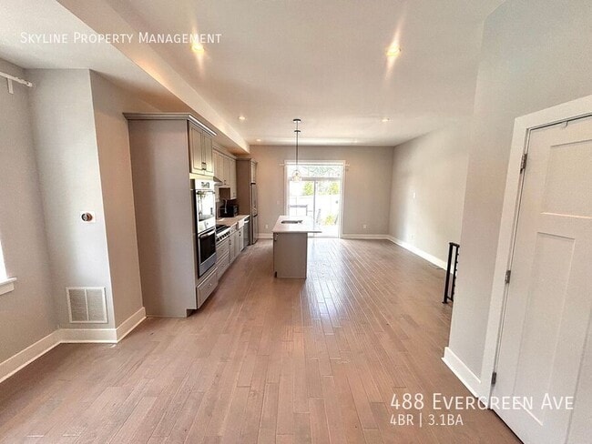 Photo - 488 Evergreen Ave