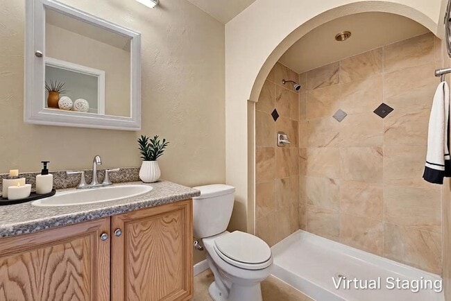 Photo - 5033 Avery Ln
