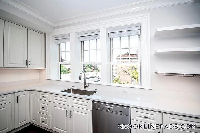 Photo - 12 Alton Pl Unit 3