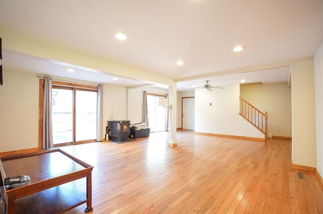 Photo - 74 Hagan Ave