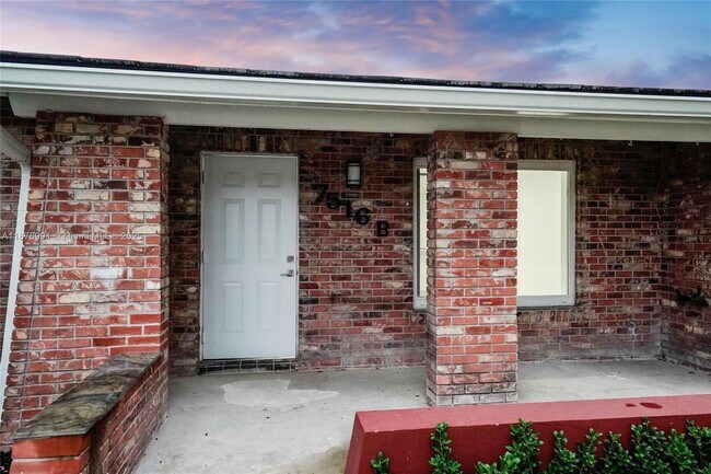 Photo - 7516 NW 44th Ct Unit B