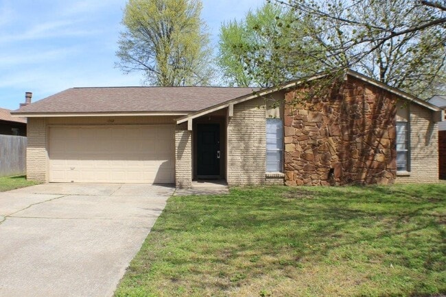 Building Photo - Coming soon 3 Bedroom in Broken Arrow!