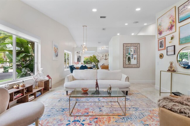 Photo - 1516 Zenith Way