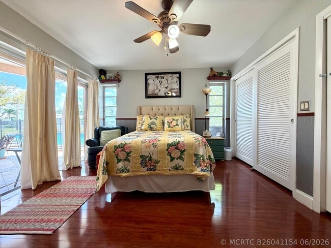 5105 White Oak Ln