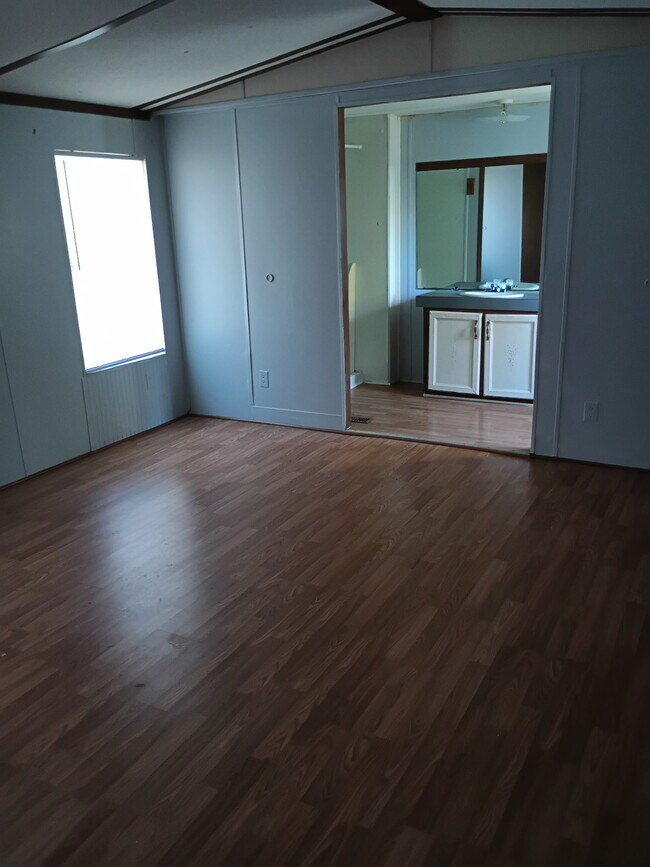 Photo - 234 Pamela's Pl