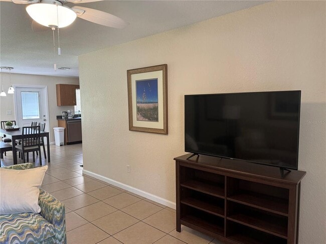 Photo - 5732 NE 33rd St