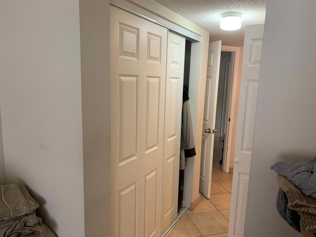 Photo - 9811 Westview Dr Unidad 914