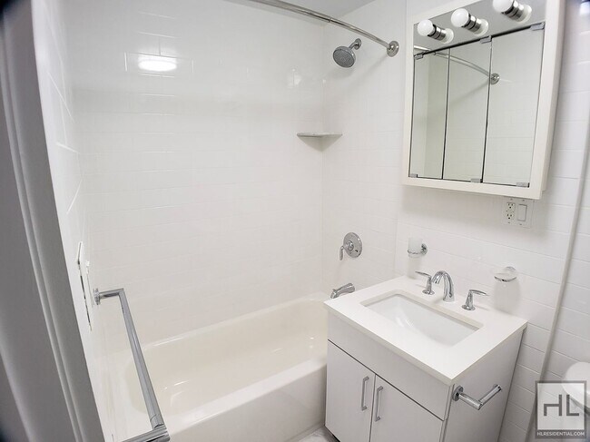 Photo - EAST 49 STREET Unit 4A