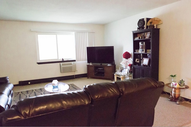 Photo - 225 E Market St