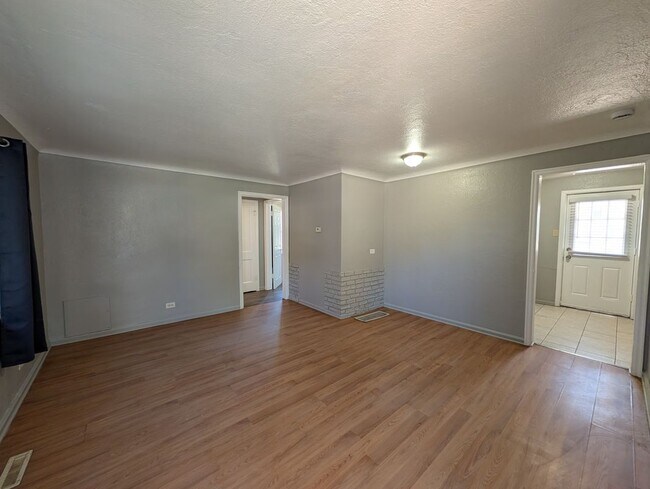Photo - 1523 Uinta St