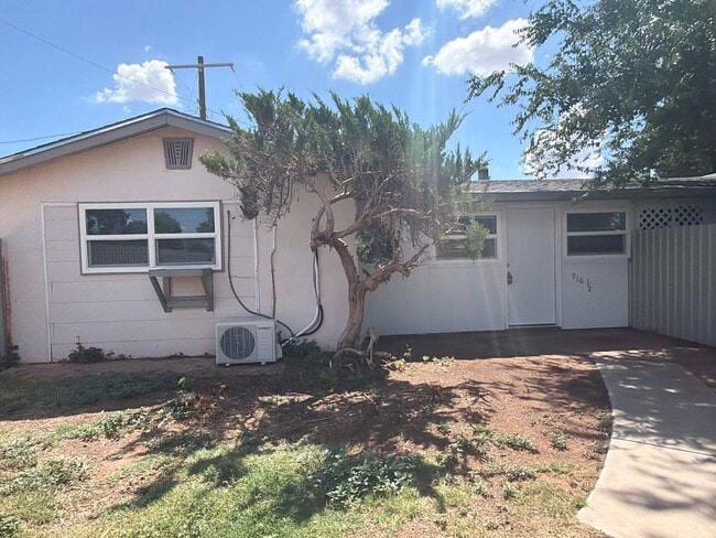 Building Photo - rp0916 Unit 916 1/2 W. Plains Ave.