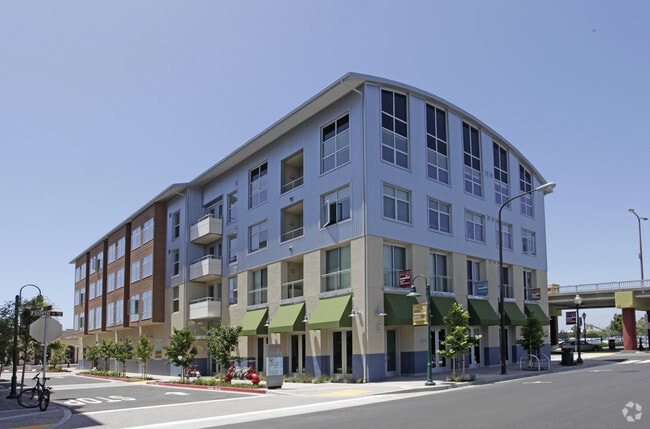 Building Photo - Fourth and U Rental