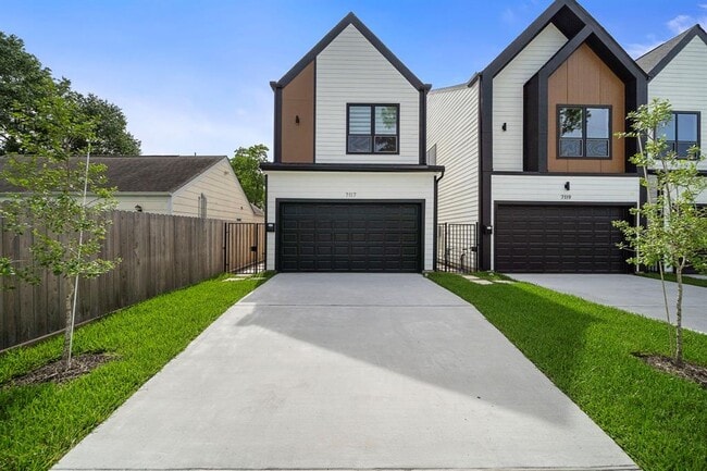 Photo - 7117 Goforth St House