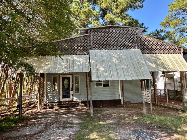 Building Photo - 12096 Canal St Rental