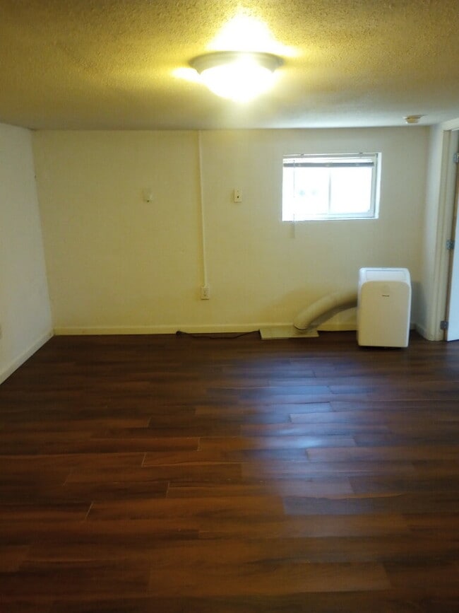 59 Oak St Unidad b