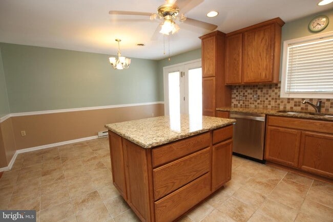 Photo - 26499 Hollyville Rd