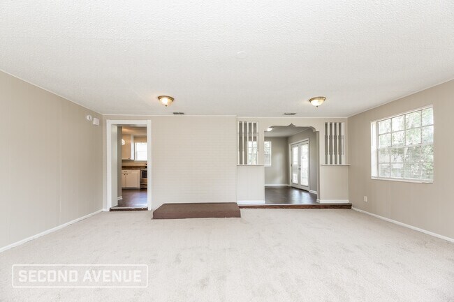 Photo - 1021 Lake Forest Blvd