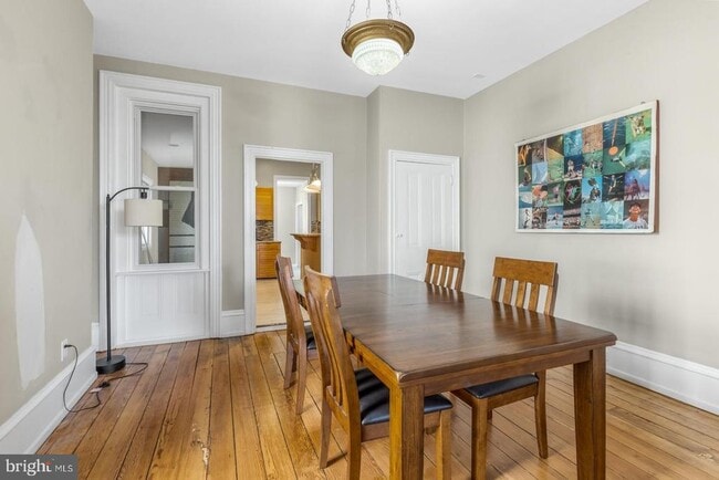 Photo - 4703 Sheldon St