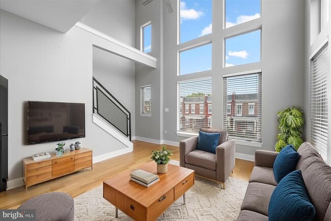 Building Photo - 471 Luray Pl NW Unit B Rental