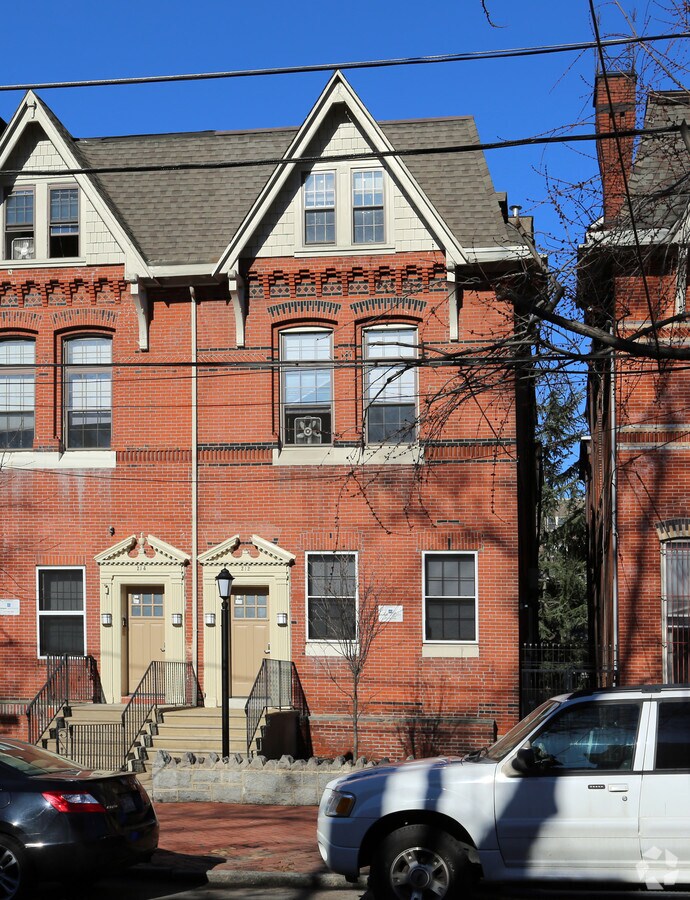 Primary Photo - University City Associates