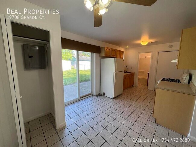 Photo - 19708 Sharron