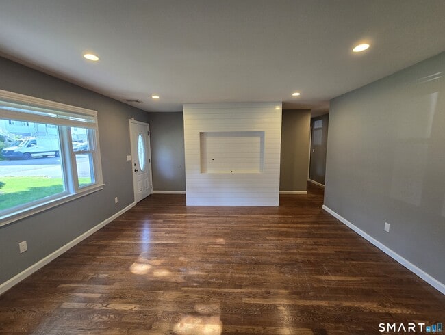 9 Lakeview Ave