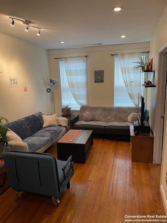 Photo - 7 Chesterton St Unit #1