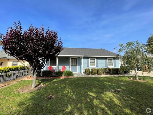 Building Photo - Quaint Home in Desirable Midtown Neighborh...