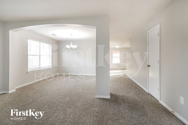 Photo - 28802 Waltham St