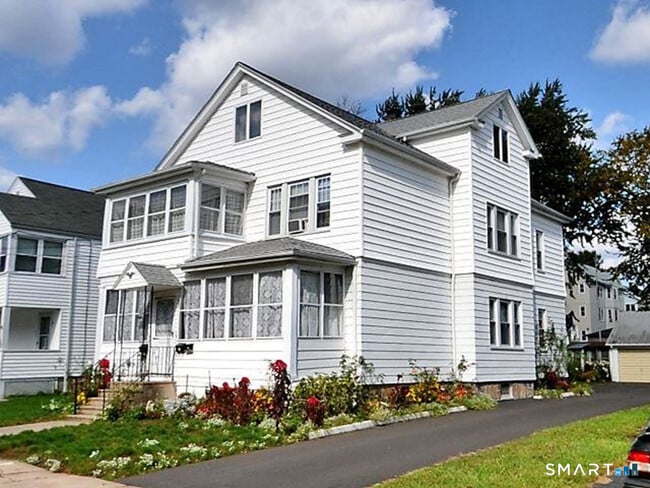 Building Photo - 183 Columbia St Unit 3rd Floor