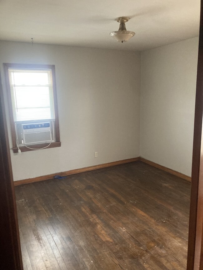 Photo - 910 Bell Dr