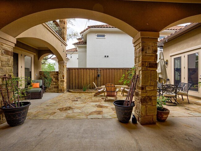 Photo - 1310 Minnie Dr House