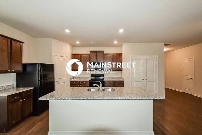 4 Bedroom Pet-Friendly Home in Villa Rica, GA with Main Street Renewal
