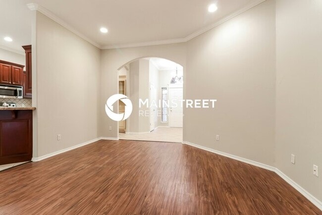 Photo - 4 Bedroom Pet-Friendly Home in MIDWEST CIT...
