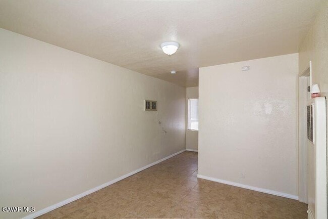 Photo - 2608 Desert St