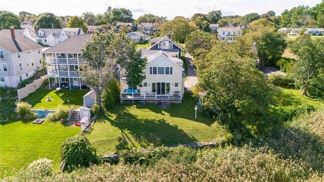 Photo - 18 Gaspee Point Dr