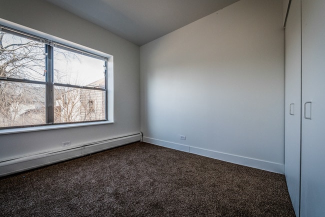 Photo - 136 E 155th ST