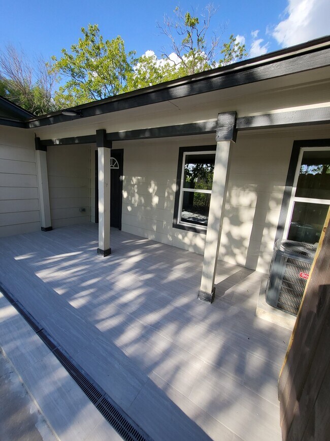 Photo - 2417 Castroville Rd Unit 1104