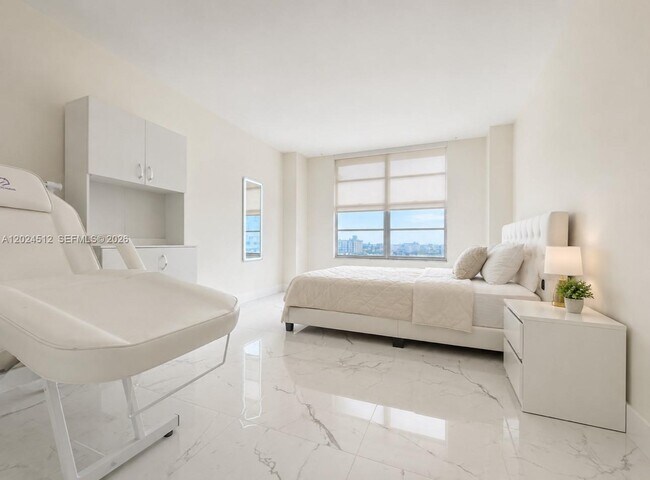 Photo - 3800 S Ocean Dr Unidad 1012