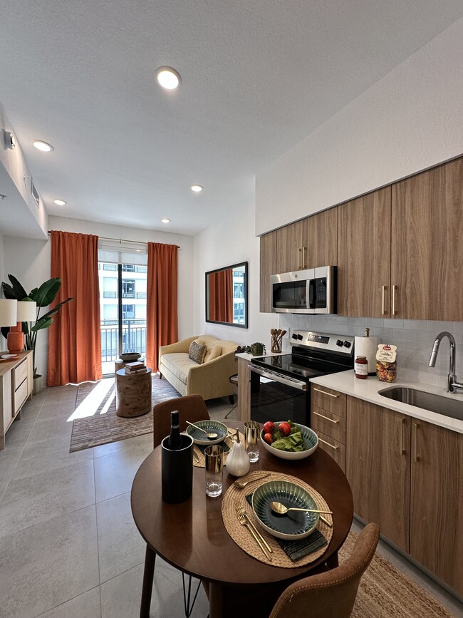 Photo - 1833 Madison St Unidad A1