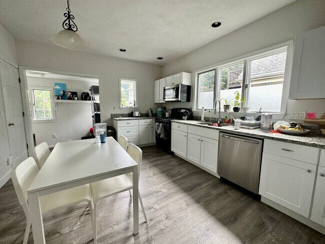 Photo - 33 Teele Ave Apartments Unit 1