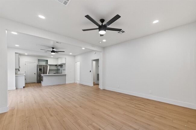 Photo - 4413 Roseland St