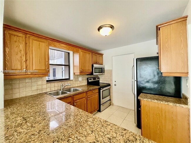 Photo - 2320 S Cypress Bend Dr Unit 204